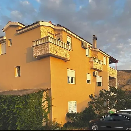 Apartman2 *